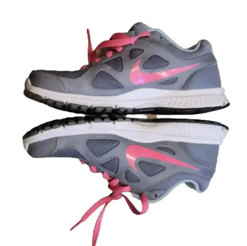 Nike Revolution Women's size 6.5